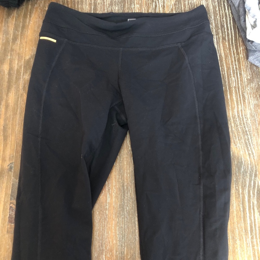 Black cropped leggings